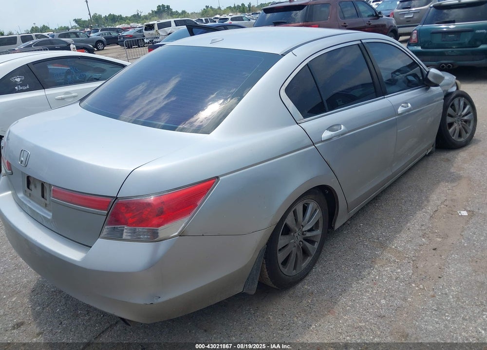 2011 HONDA ACCORD VIN: 1HGCP2F88BA120743