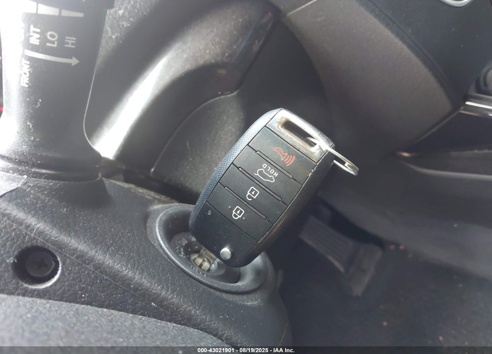 2014 KIA SORENTO VIN: 5XYKT4A64EG490082
