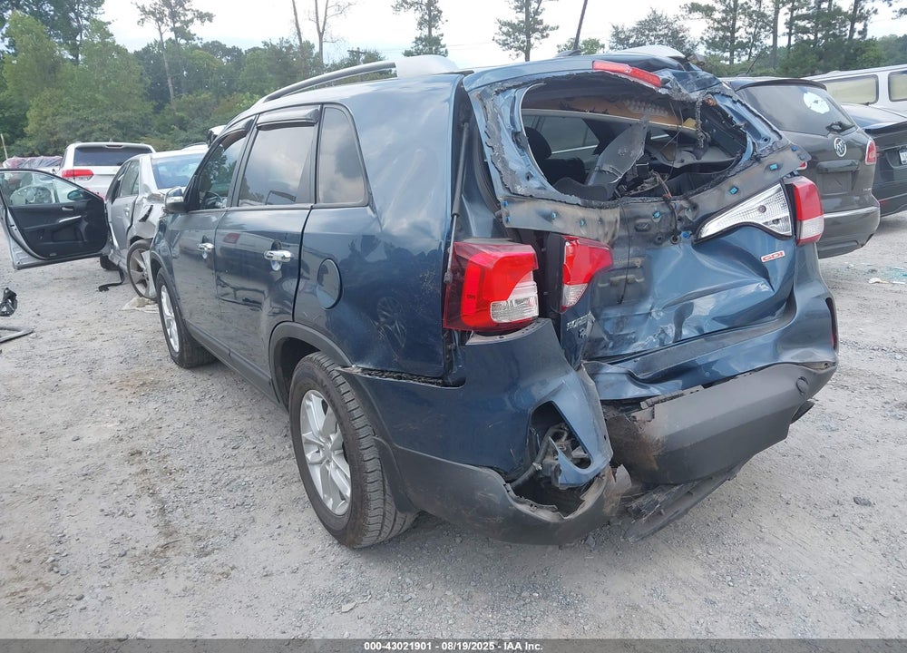 2014 KIA SORENTO VIN: 5XYKT4A64EG490082