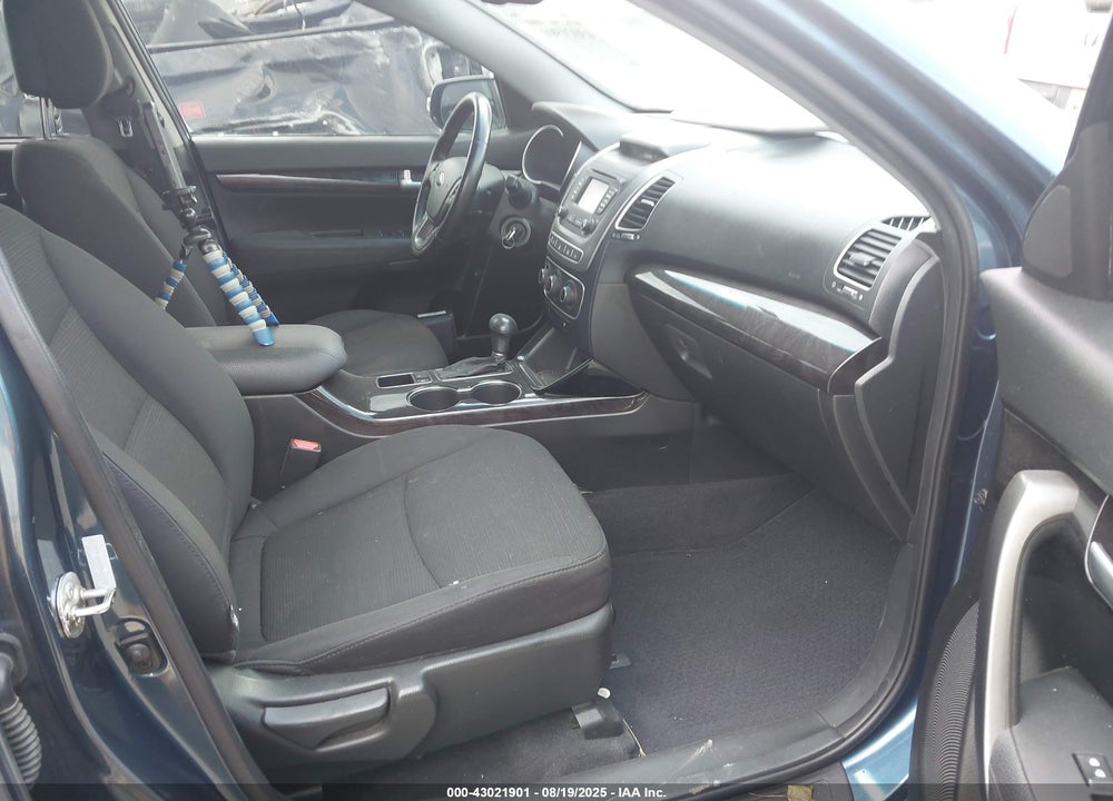 2014 KIA SORENTO VIN: 5XYKT4A64EG490082