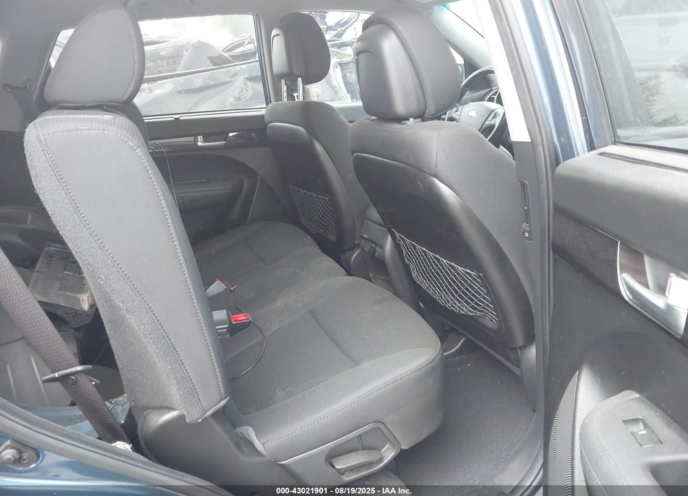 2014 KIA SORENTO VIN: 5XYKT4A64EG490082