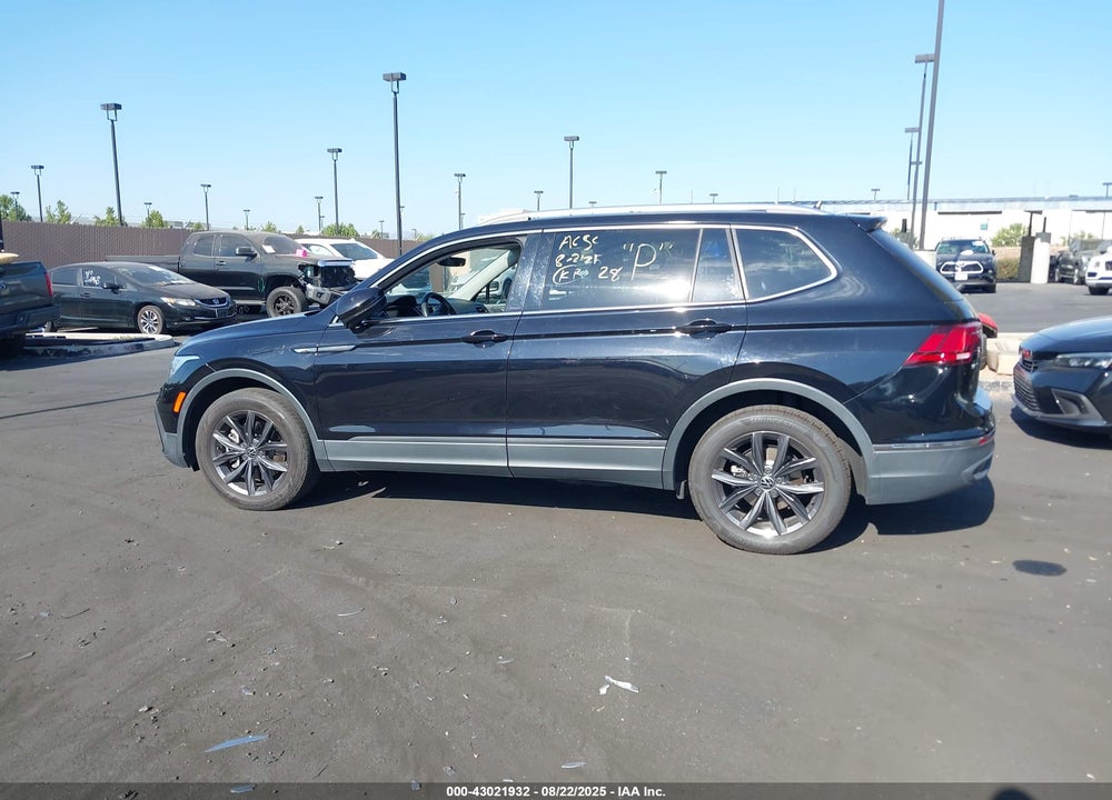 2022 VOLKSWAGEN TIGUAN VIN: 3VV3B7AX6NM016530