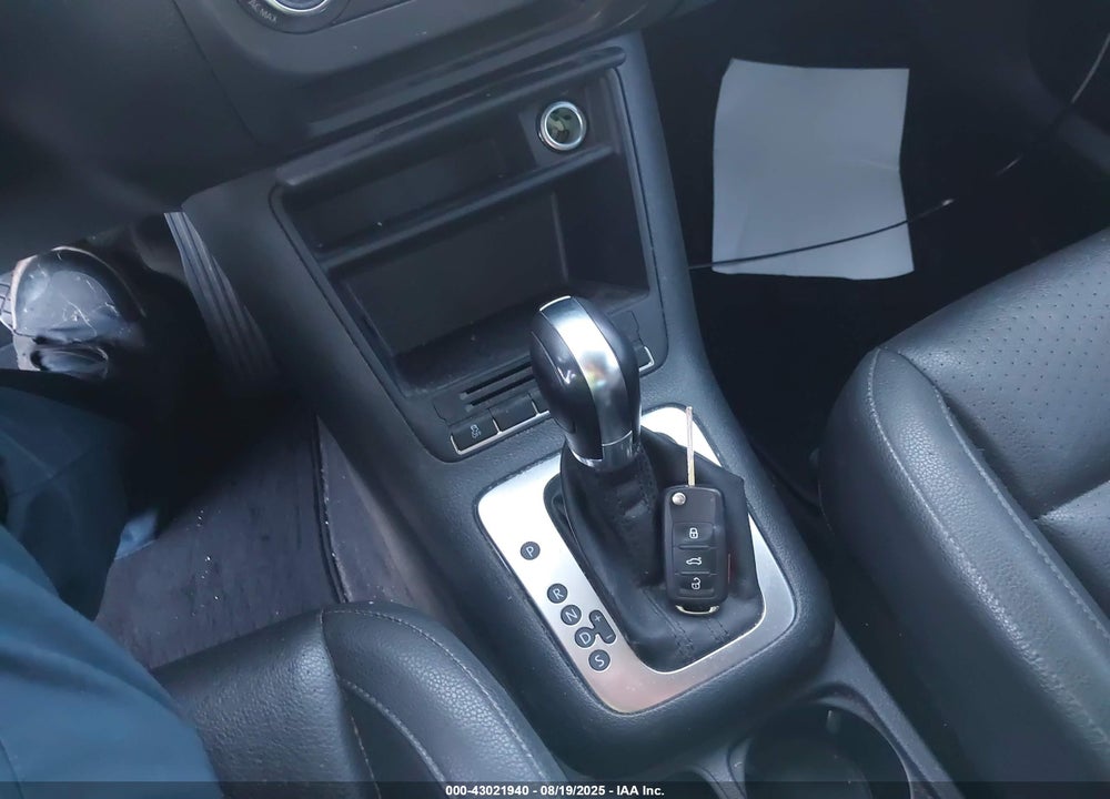 2012 VOLKSWAGEN TIGUAN VIN: WVGAV7AX7CW582315