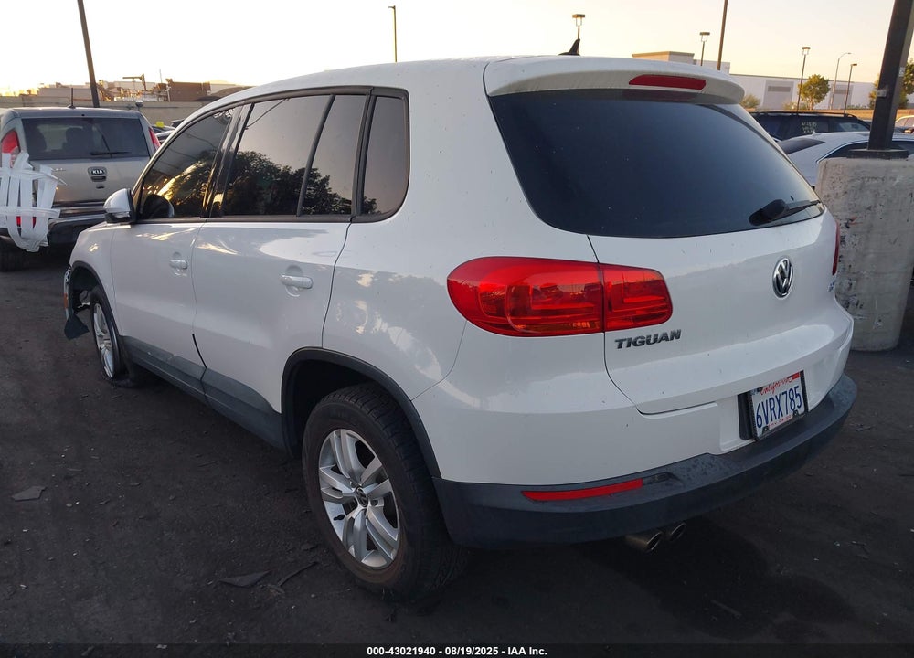 2012 VOLKSWAGEN TIGUAN VIN: WVGAV7AX7CW582315