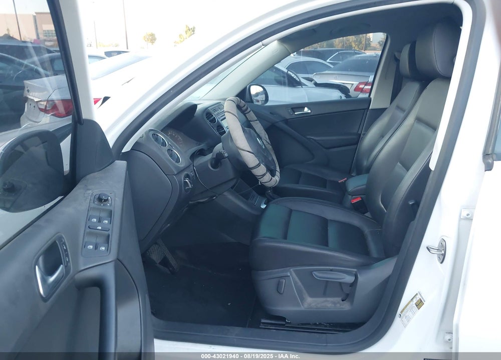 2012 VOLKSWAGEN TIGUAN VIN: WVGAV7AX7CW582315