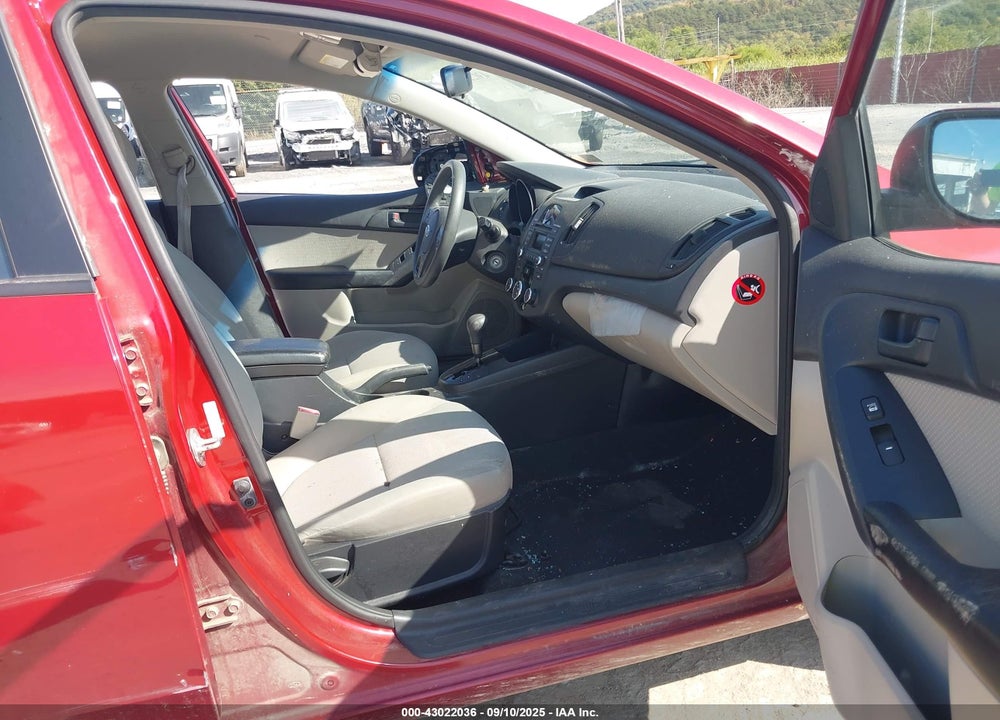 2010 KIA FORTE EX VIN: KNAFU4A25A5124983