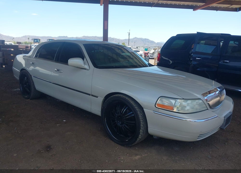 2004 LINCOLN TOWN CAR ULTIMATE VIN: 1LNHM83W94Y601514