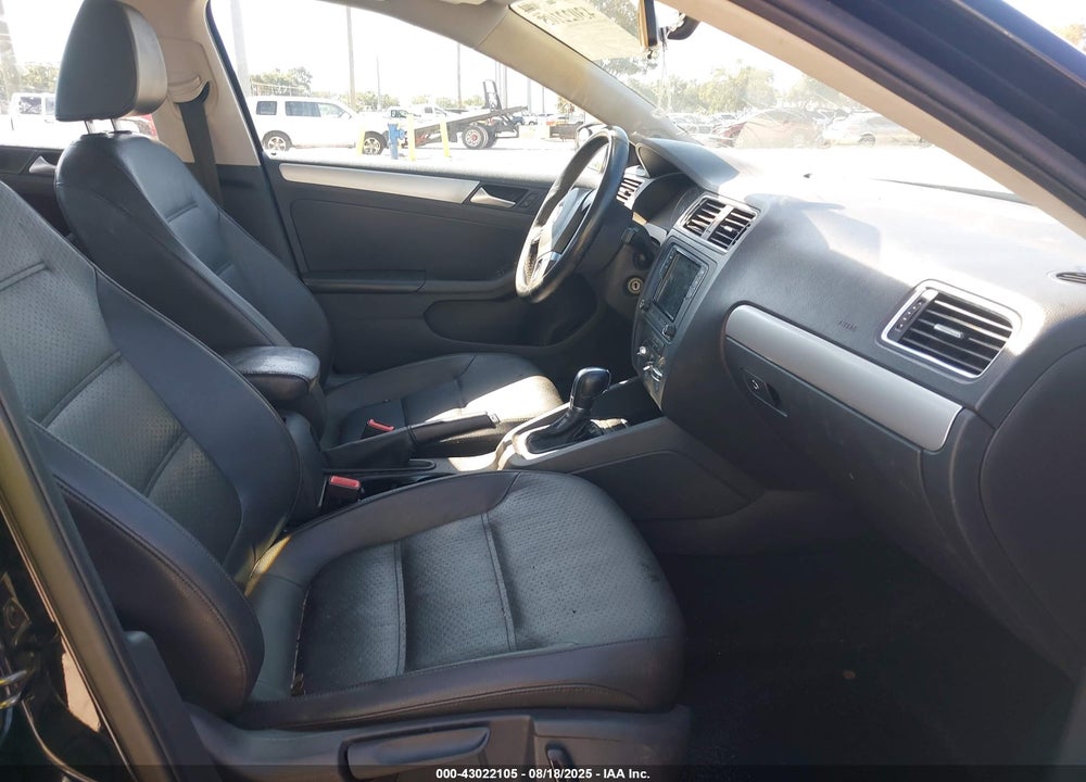 2013 VOLKSWAGEN JETTA VIN: 3VWDP7AJ4DM402066