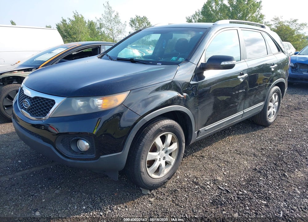 2011 KIA SORENTO VIN: 5XYKT4A13BG075254