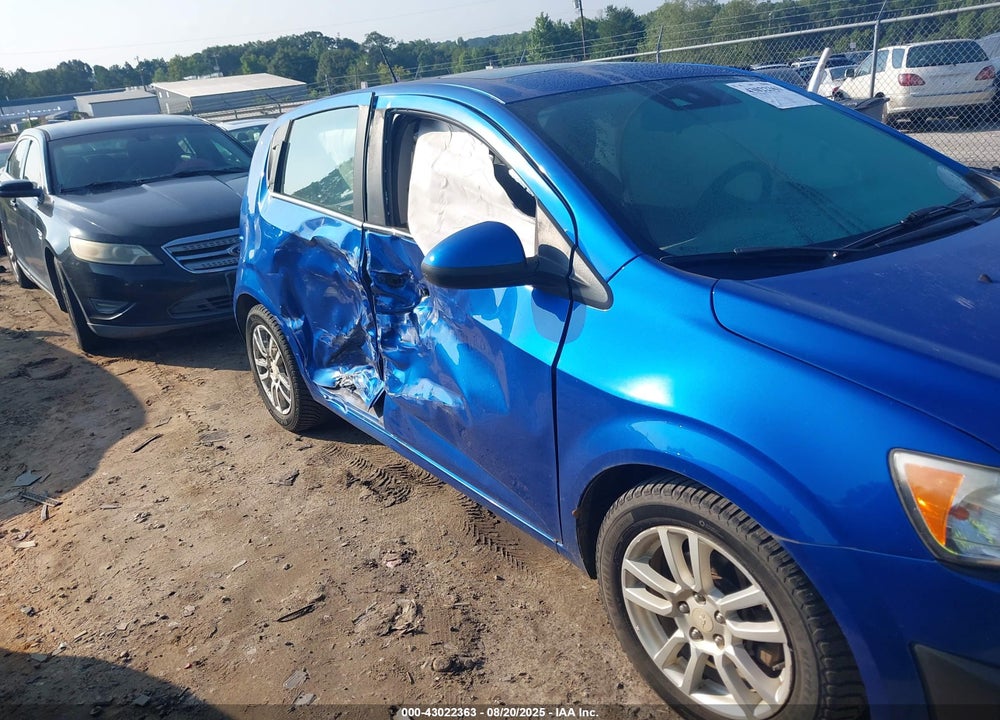 2016 CHEVROLET SONIC VIN: 1G1JC6SB8G4176481