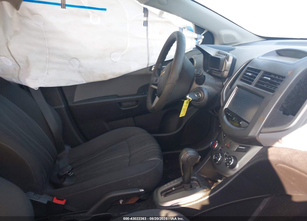 2016 CHEVROLET SONIC VIN: 1G1JC6SB8G4176481