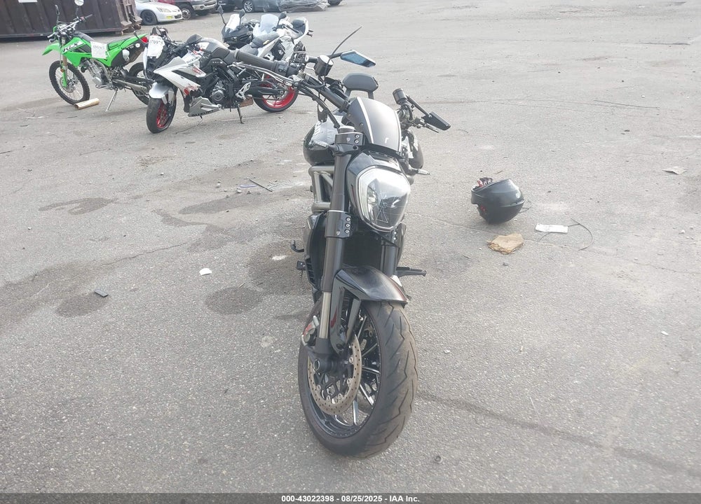 2016 DUCATI XDIAVEL VIN: ZDM13BKW8GB000517