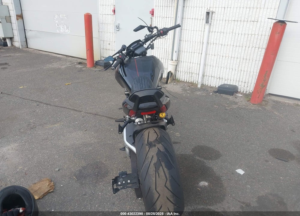 2016 DUCATI XDIAVEL VIN: ZDM13BKW8GB000517