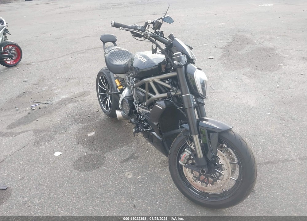 2016 DUCATI XDIAVEL VIN: ZDM13BKW8GB000517