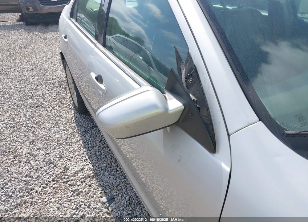 2011 FORD FUSION VIN: 3FADP0L31BR292494
