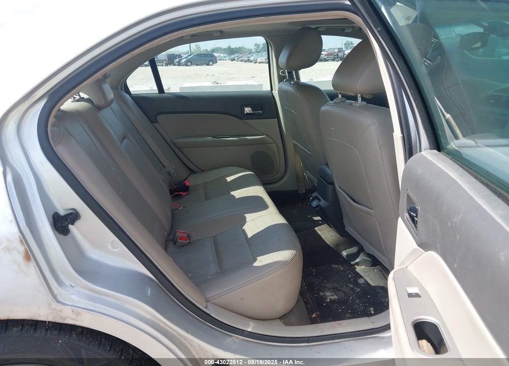 2011 FORD FUSION VIN: 3FADP0L31BR292494