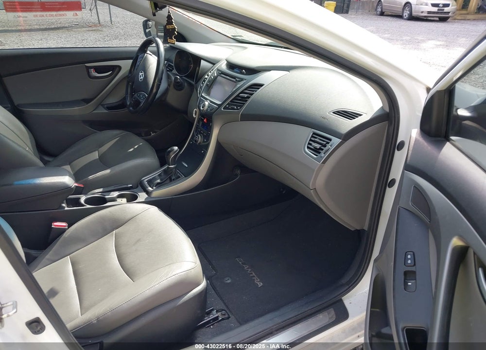 2015 HYUNDAI ELANTRA VIN: 5NPDH4AE7FH607777