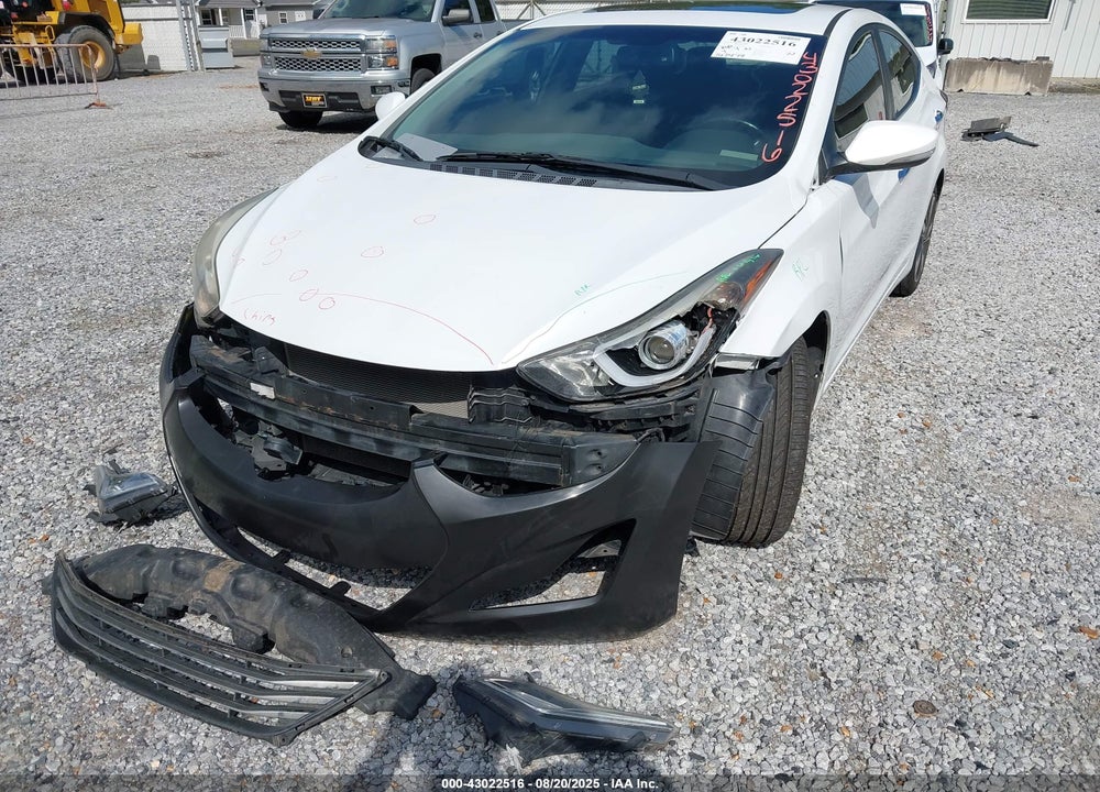 2015 HYUNDAI ELANTRA VIN: 5NPDH4AE7FH607777