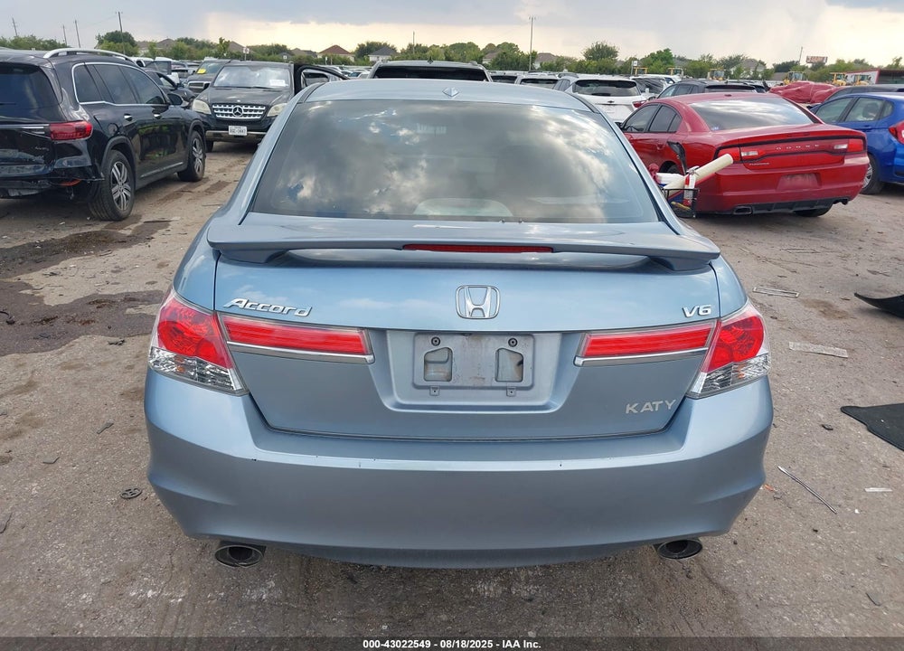 2011 HONDA ACCORD VIN: 1HGCP3F80BA000604