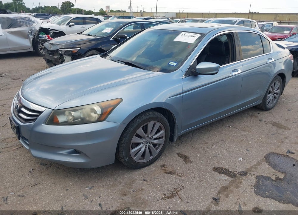 2011 HONDA ACCORD VIN: 1HGCP3F80BA000604