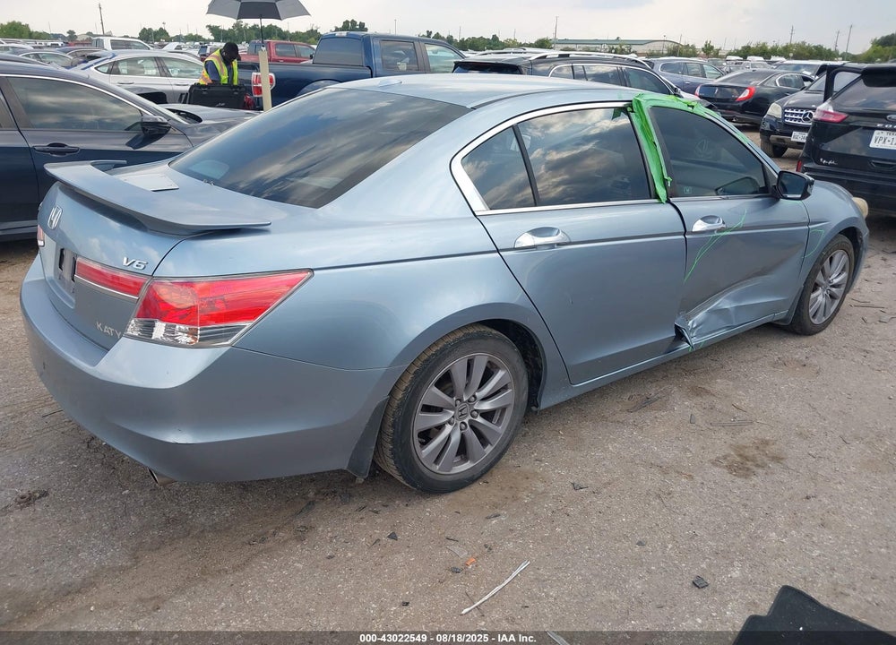 2011 HONDA ACCORD VIN: 1HGCP3F80BA000604