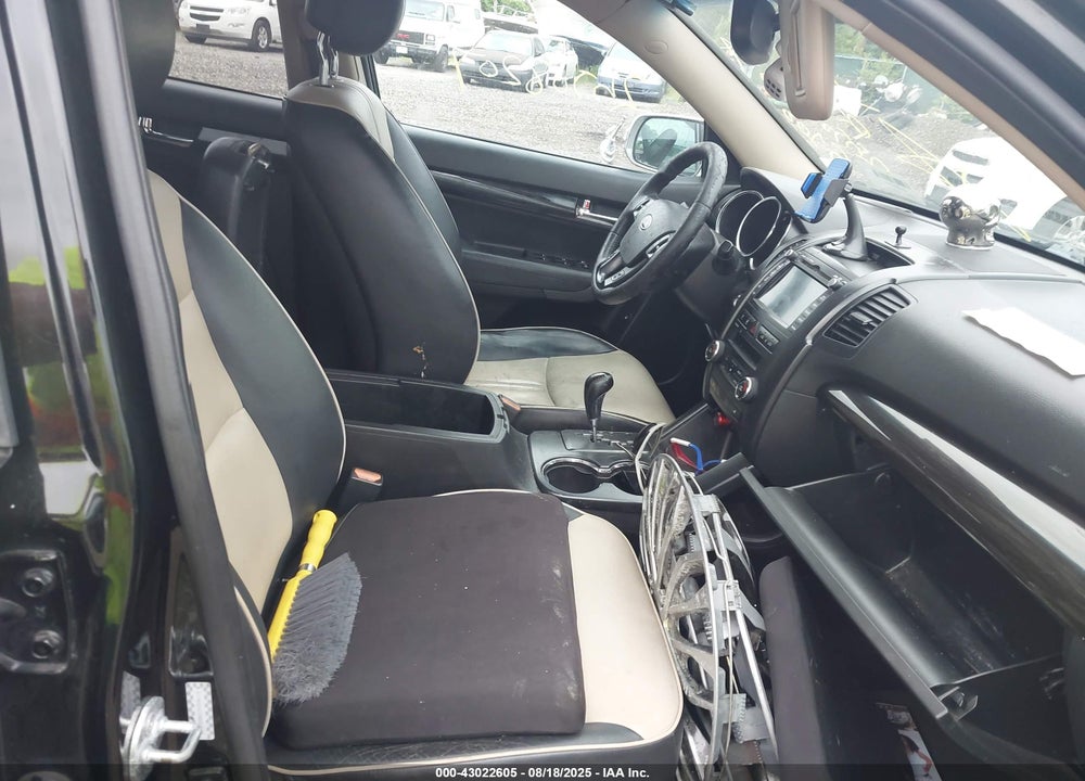 2011 KIA SORENTO EX VIN: 5XYKUCA17BG024590