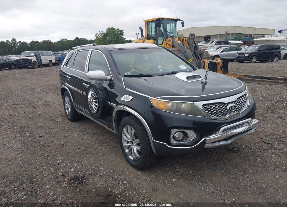2011 KIA SORENTO EX VIN: 5XYKUCA17BG024590