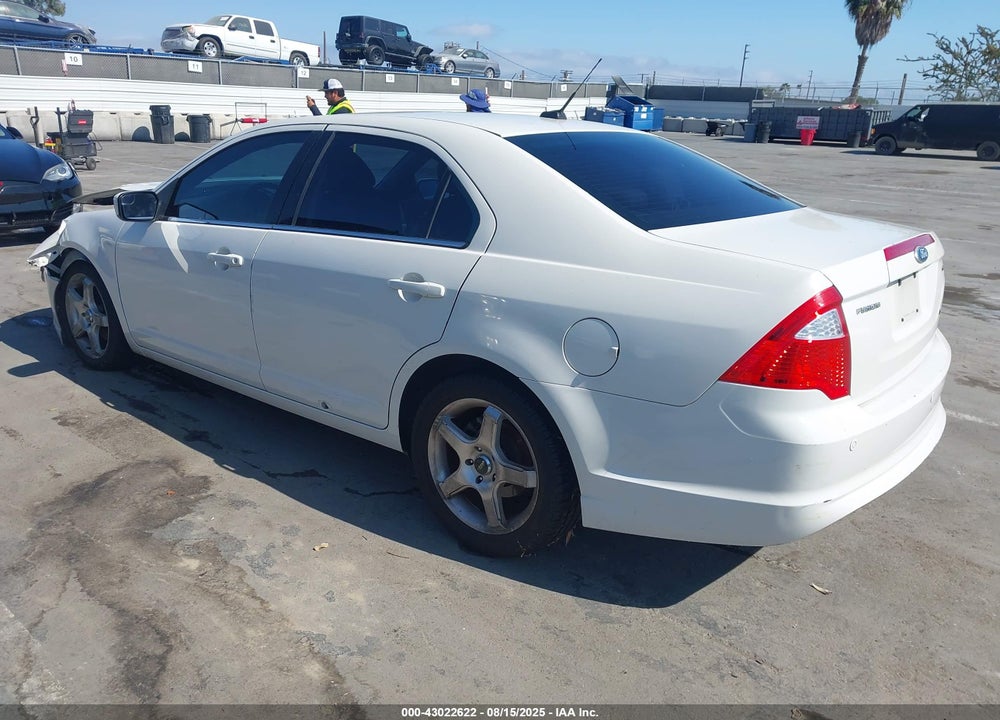2011 FORD FUSION VIN: 3FAHP0HA0BR323811
