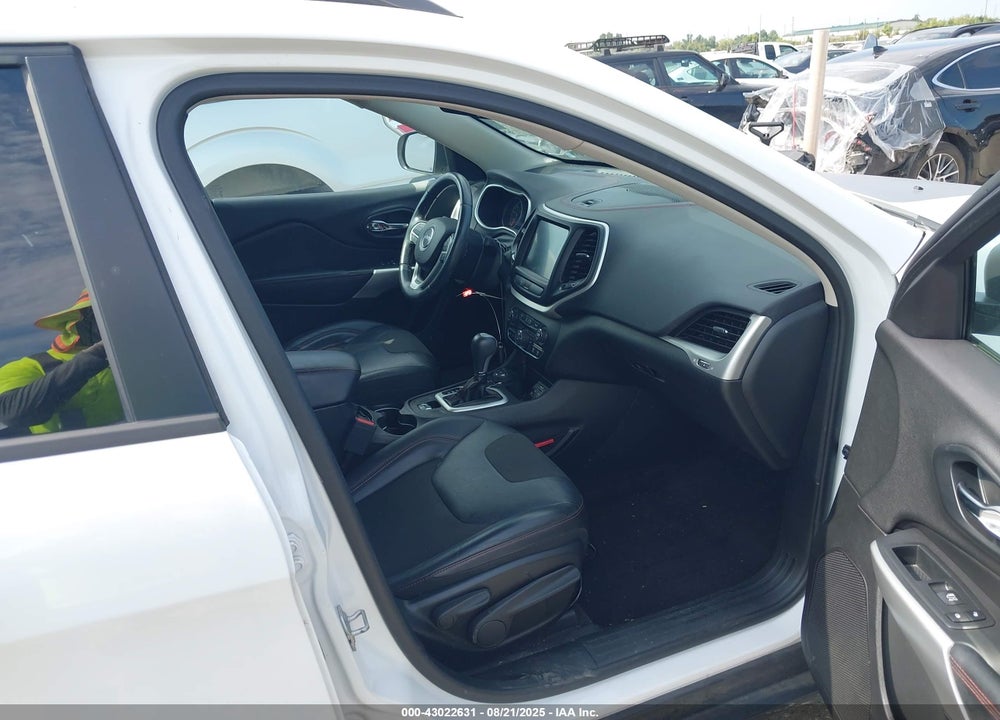 2018 JEEP CHEROKEE TRAILHAWK 4X4 VIN: 1C4PJMBX1JD599241