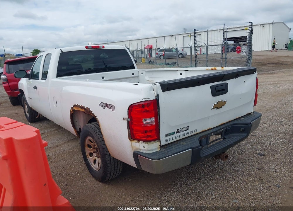 2011 CHEVROLET SILVERADO 1500 VIN: 1GCRKPE03BZ125978