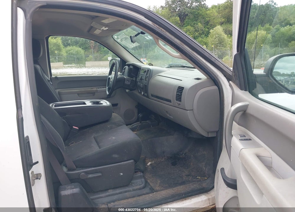 2011 CHEVROLET SILVERADO 1500 VIN: 1GCRKPE03BZ125978