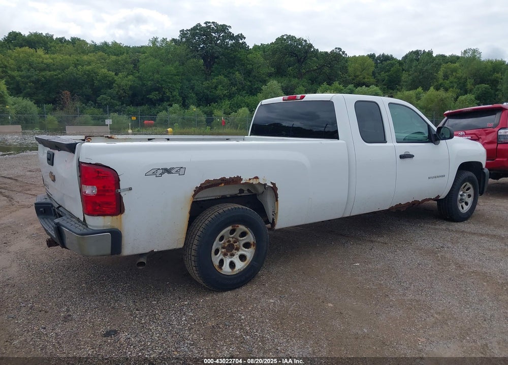 2011 CHEVROLET SILVERADO 1500 VIN: 1GCRKPE03BZ125978