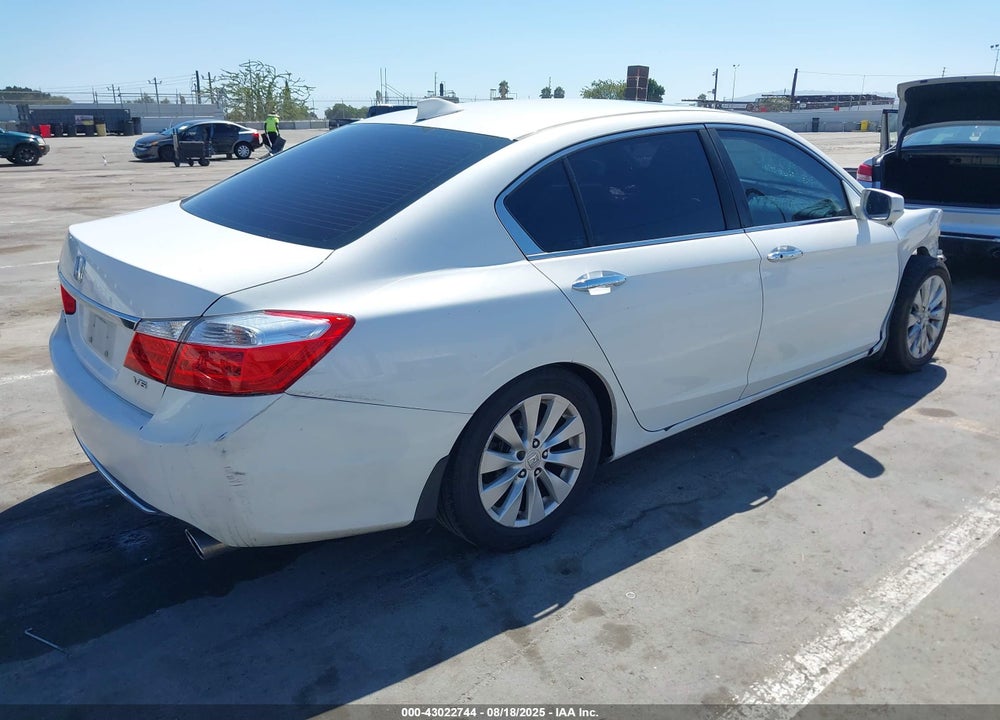 2014 HONDA ACCORD VIN: 1HGCR3F81EA017684