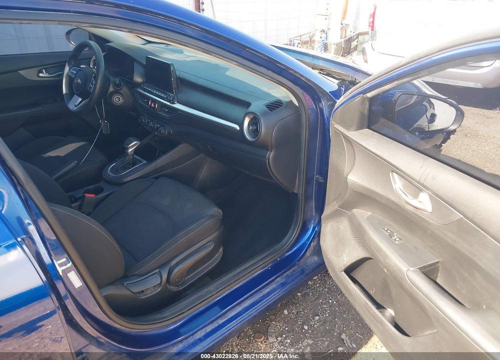 2021 KIA FORTE VIN: 3KPF24ADXME338421