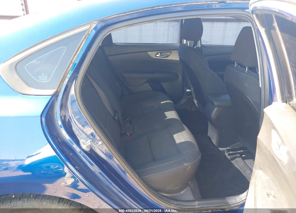 2021 KIA FORTE VIN: 3KPF24ADXME338421