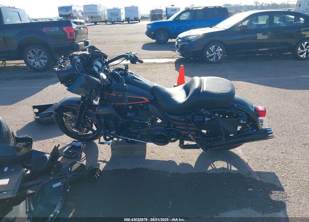 2022 HARLEY-DAVIDSON FLTRK VIN: 1HD1KZF1XNB660155