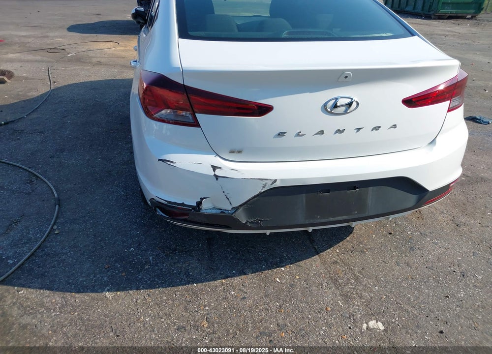 2019 HYUNDAI ELANTRA VIN: 5NPD74LF8KH425489
