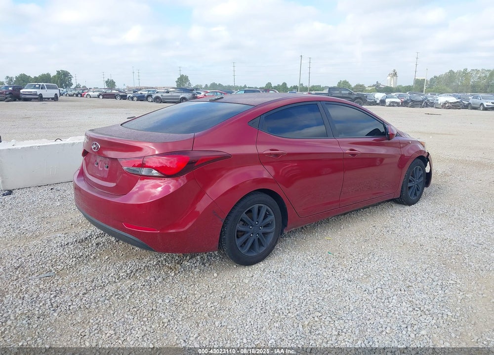 2016 HYUNDAI ELANTRA VIN: 5NPDH4AE6GH770082