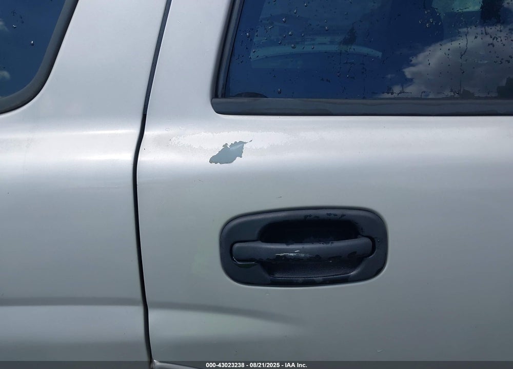 2005 CHEVROLET TAHOE LS VIN: 1GNEC13V15J127312