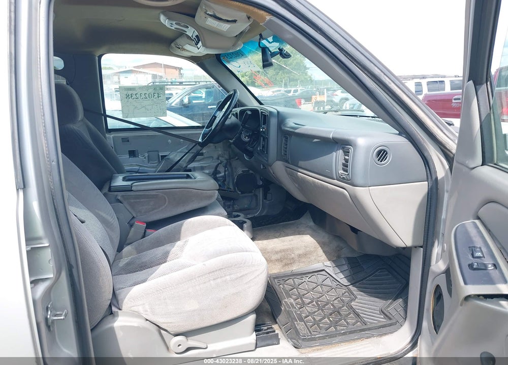 2005 CHEVROLET TAHOE LS VIN: 1GNEC13V15J127312