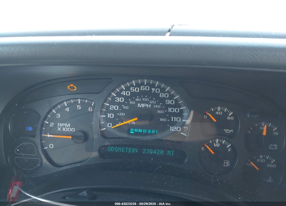 2005 CHEVROLET TAHOE LS VIN: 1GNEC13V15J127312