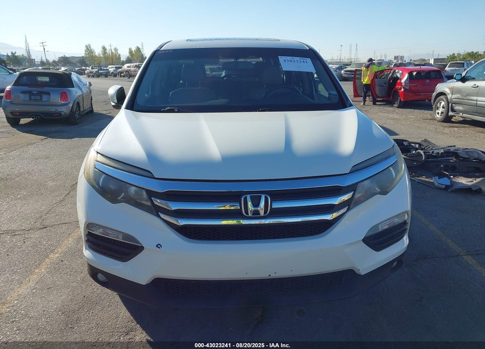2018 HONDA PILOT VIN: 5FNYF5H55JB026286