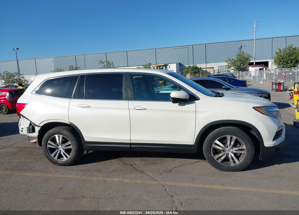 2018 HONDA PILOT VIN: 5FNYF5H55JB026286