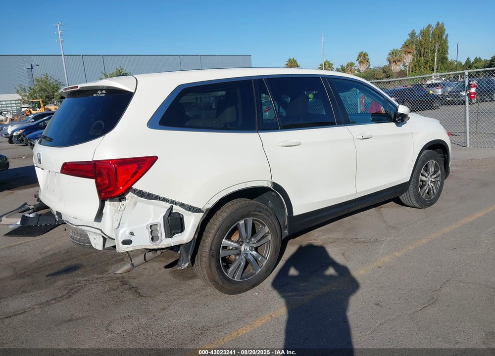 2018 HONDA PILOT VIN: 5FNYF5H55JB026286