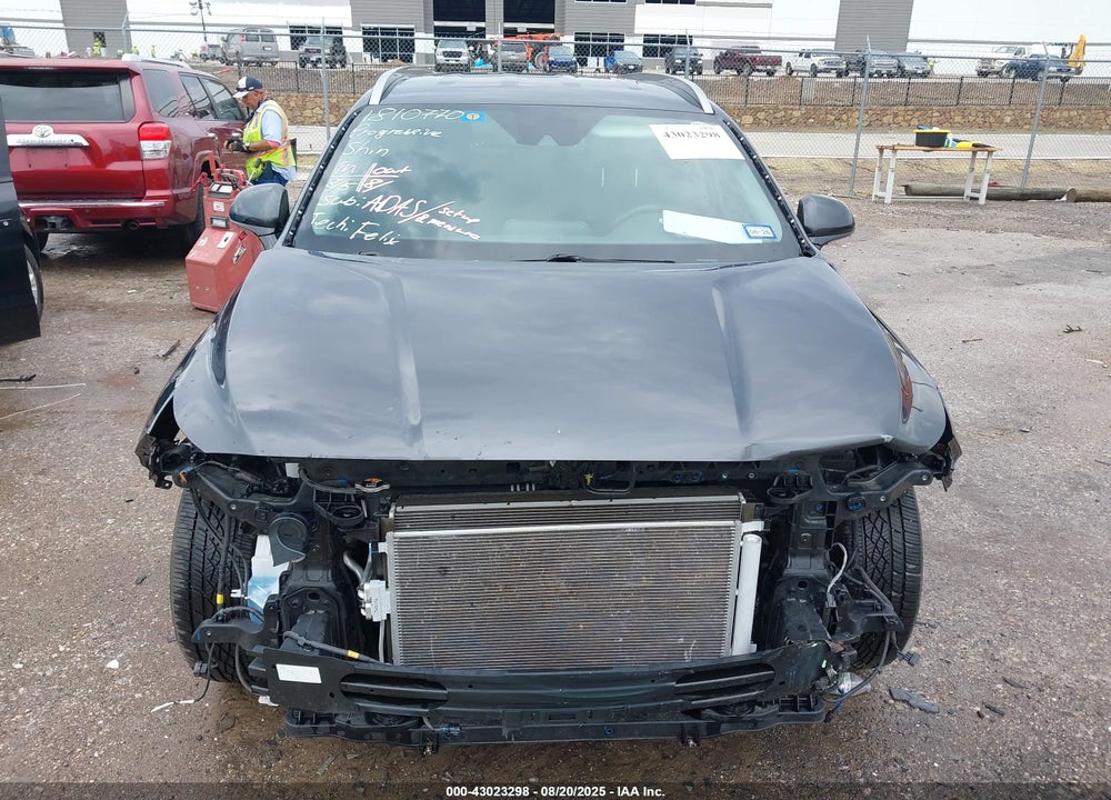 2020 HYUNDAI SANTA FE VIN: 5NMS33AD3LH230297