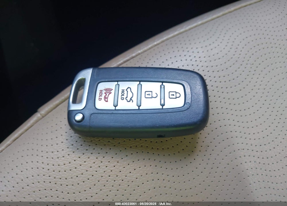 2013 HYUNDAI ELANTRA VIN: 5NPDH4AE9DH446068