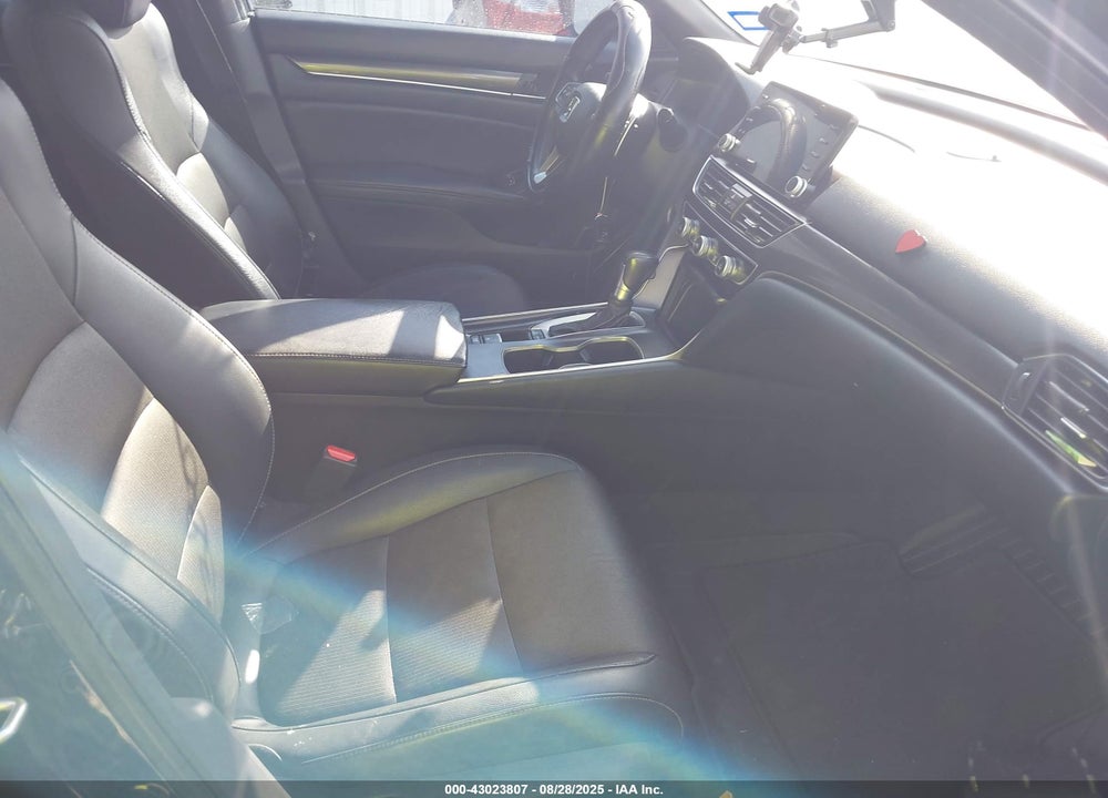 2018 HONDA ACCORD VIN: 1HGCV1F38JA161991