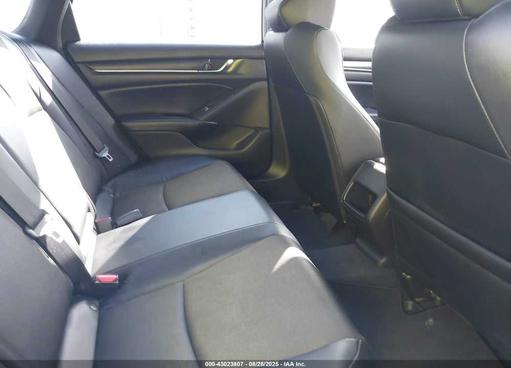 2018 HONDA ACCORD VIN: 1HGCV1F38JA161991