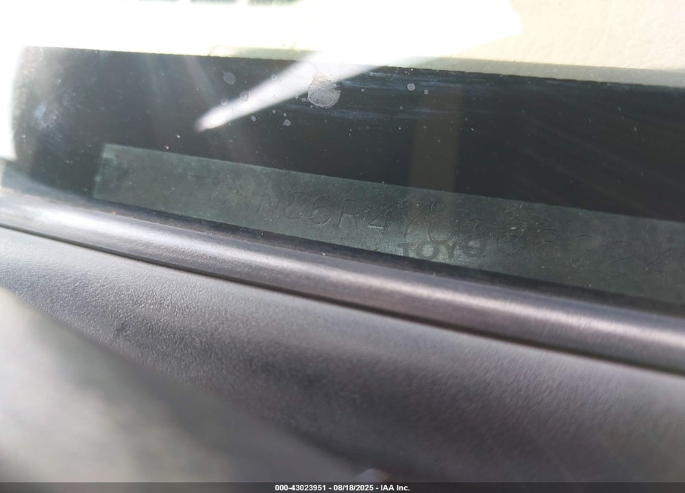 2000 TOYOTA 4RUNNER SR5 V6 VIN: JT3HN86R4Y0266324