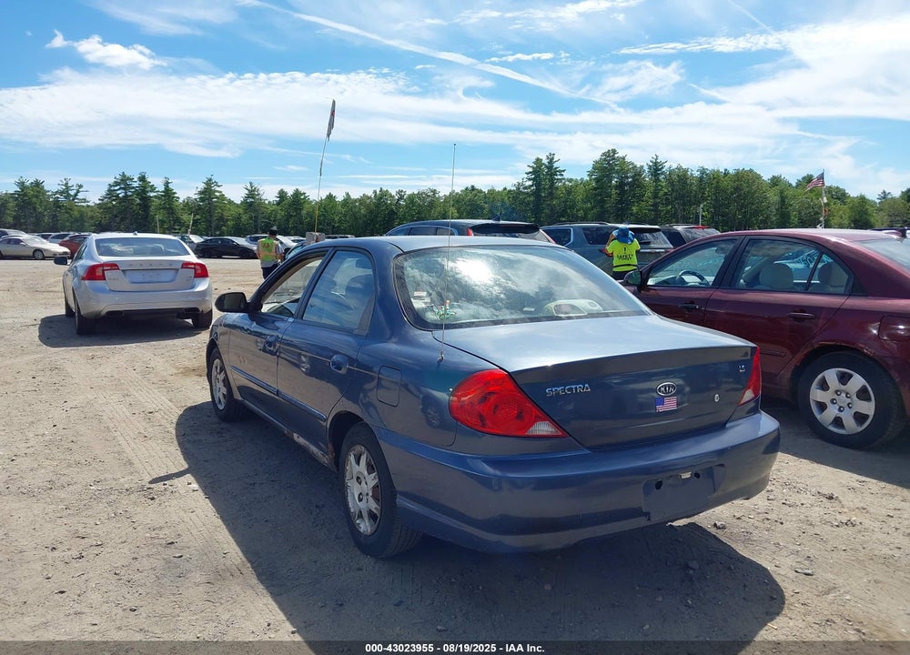 2002 KIA SPECTRA LS VIN: KNAFB121625112059